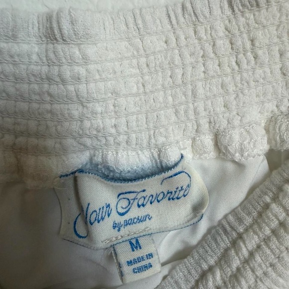 Mid Rise White Ruffle Shorts - Picture 4 of 5